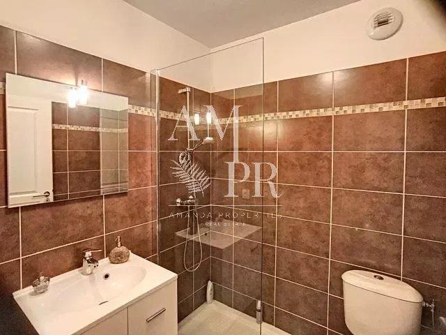 Appartement - 100 m² - 4 pièces