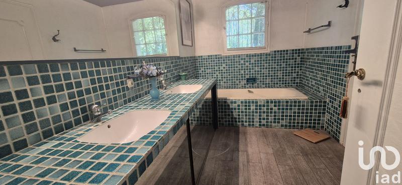 Maison - 240 m² - 7 pièces