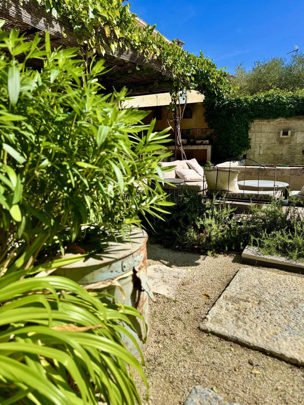 Maison traditionnelle - 252 m² - 7 pièces