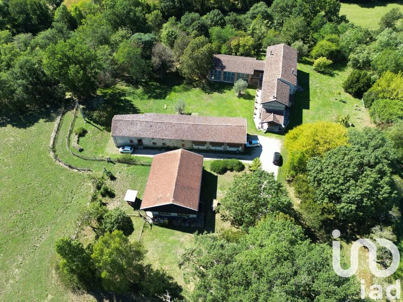 Maison - 564 m² - 13 pièces