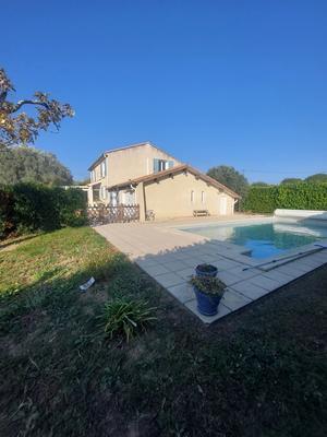 Villa - 144 m² - 8 pièces