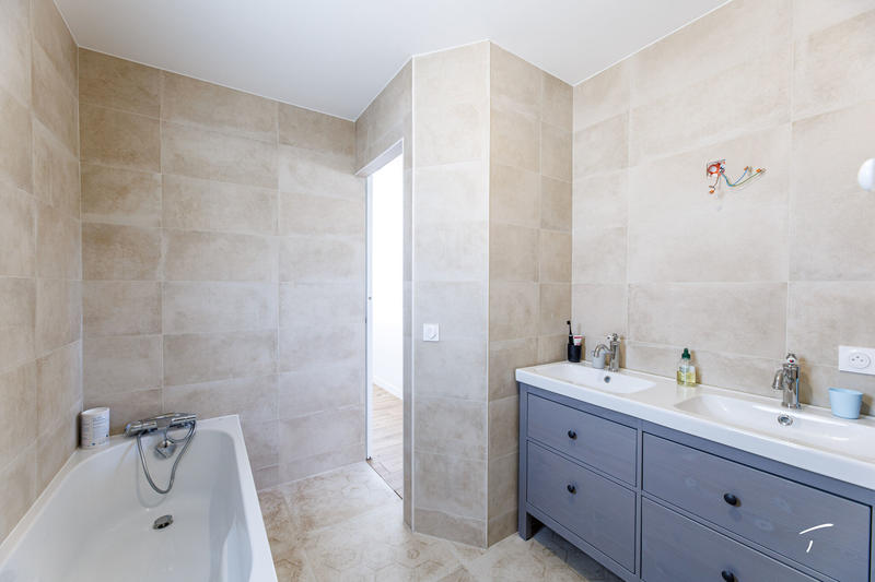 Maison - 209 m² - 7 pièces