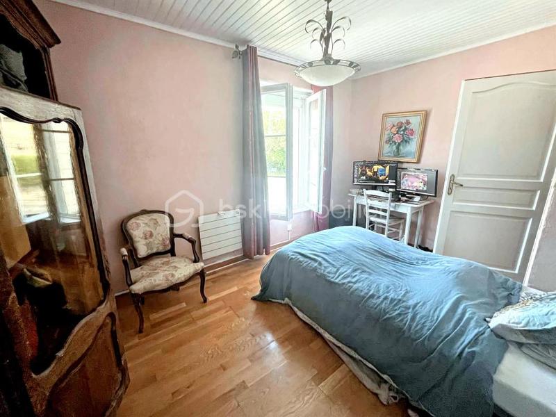 Maison en pierre - 139 m² - 8 pièces