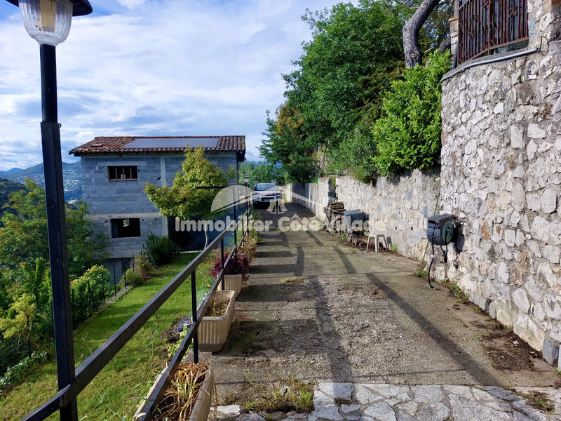 Propriété - 208 m² - 8 pièces