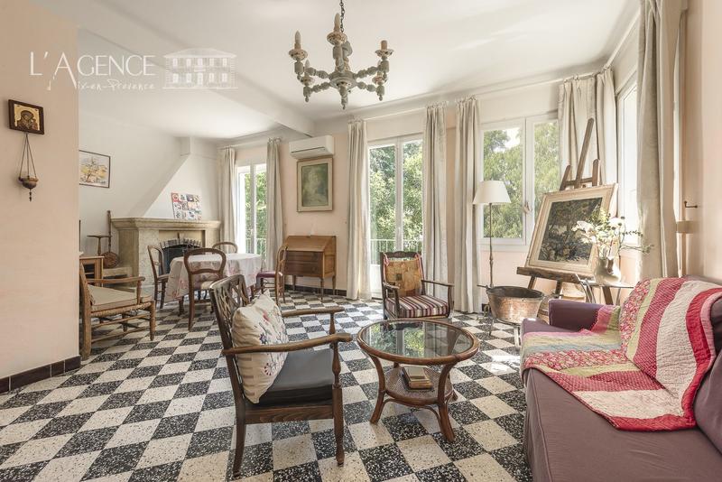 Maison - 208 m² - 10 pièces