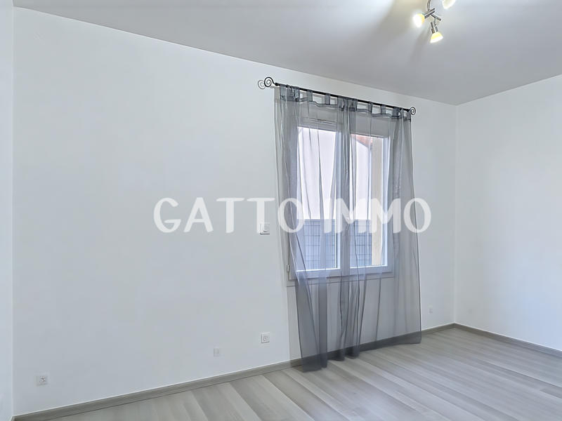 Maison - 102 m² - 4 pièces