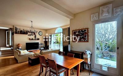 Maison - 188 m² - 7 pièces