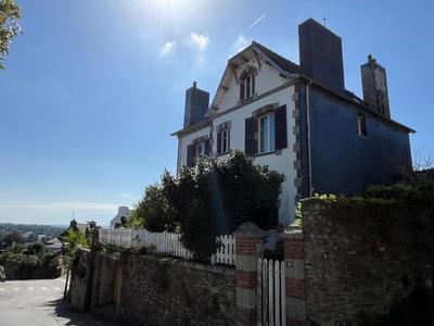 Maison - 134 m² - 7 pièces