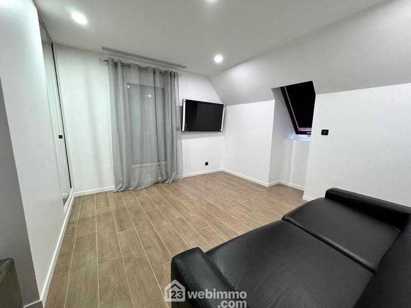 Maison - 200 m² - 7 pièces