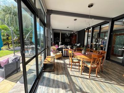 Maison - 218 m² - 7 pièces