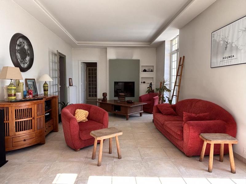 Maison - 218 m² - 7 pièces