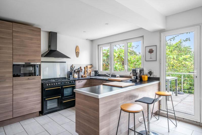 Maison - 208 m² - 7 pièces