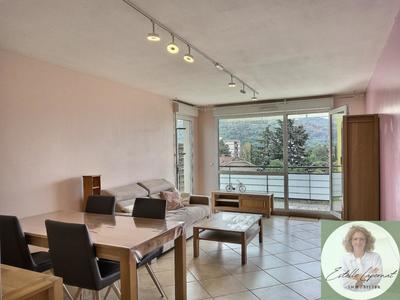 Appartement - 79 m² - 4 pièces