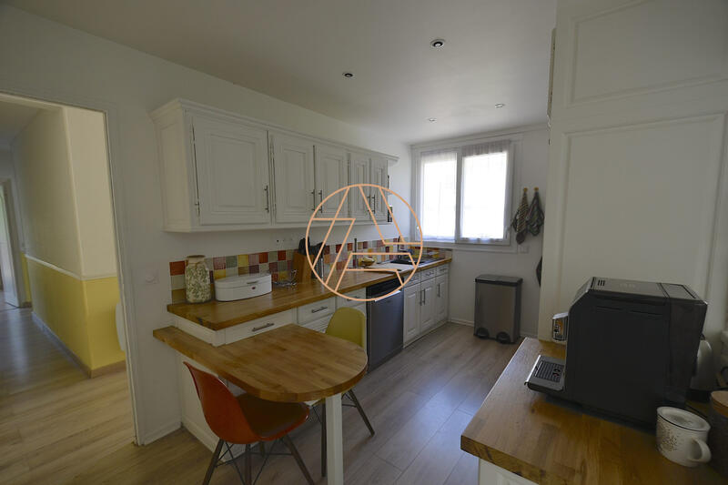 Appartement - 99 m² - 5 pièces