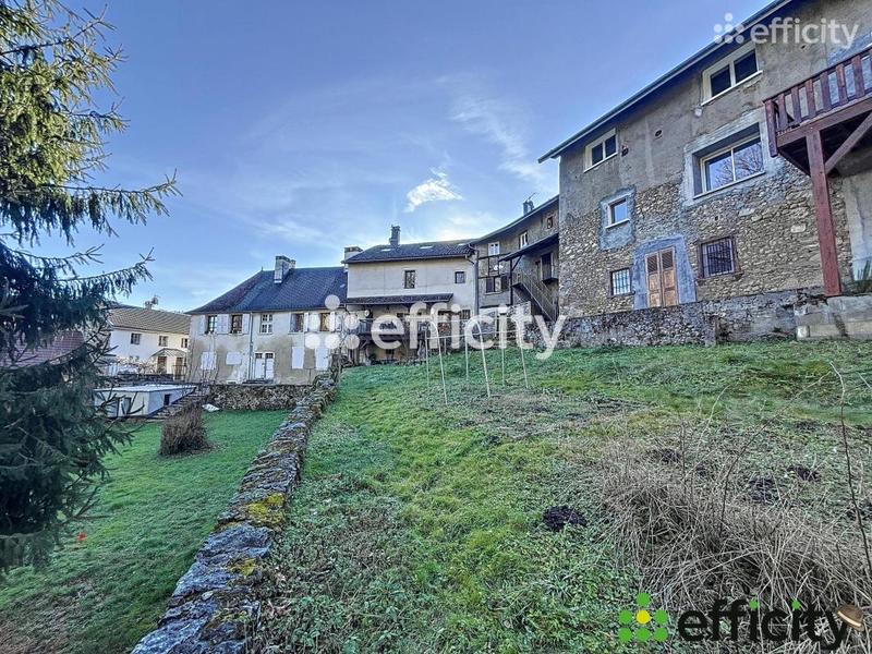 Maison - 220 m² - 9 pièces