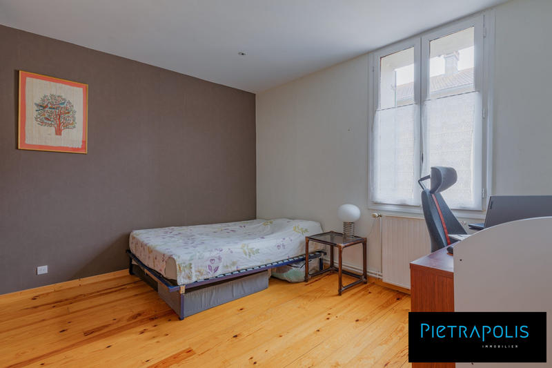 Maison - 186 m² - 7 pièces