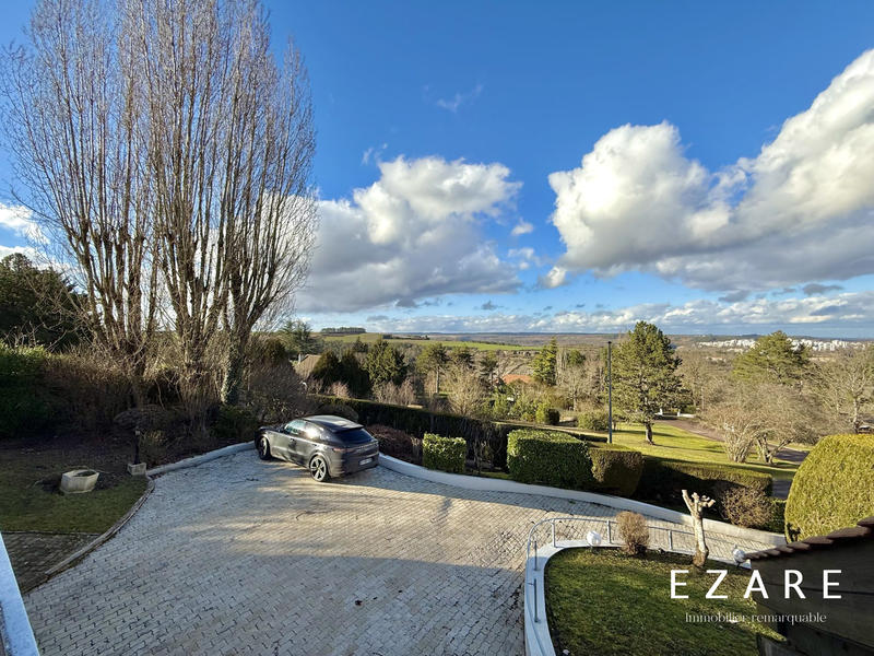 Maison - 314 m² - 7 pièces