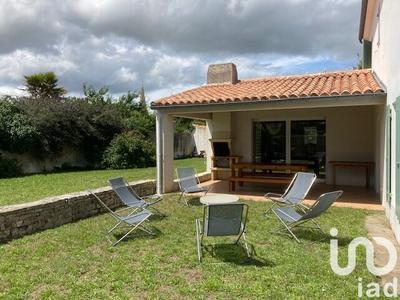 Maison - 205 m² - 8 pièces