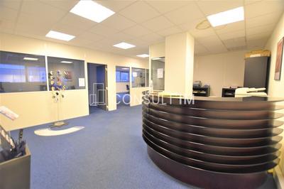 Local d'activité / Entrepôt - 328 m²