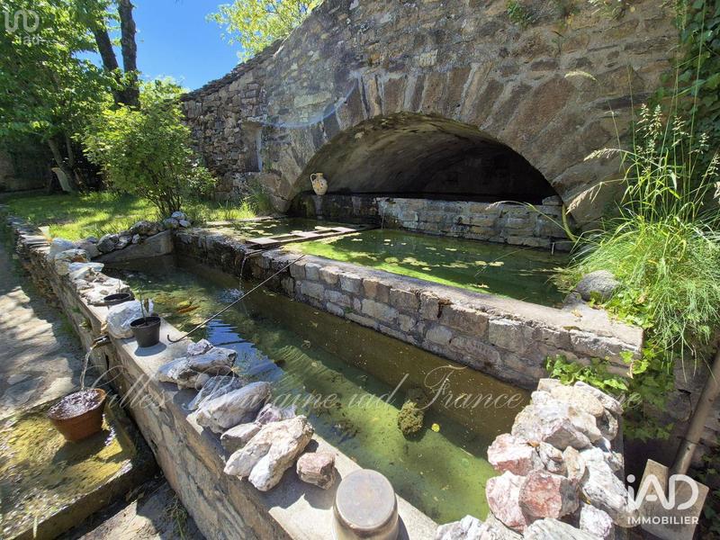 Maison - 415 m² - 16 pièces