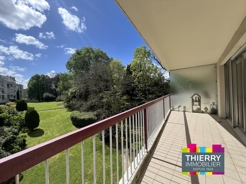 Appartement - 100 m² - 3 pièces