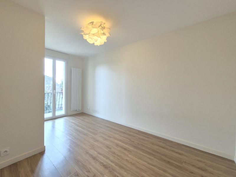 Appartement ancien - 74 m² - 4 pièces