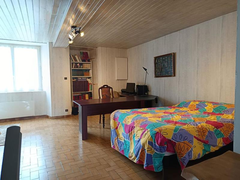 Maison - 320 m² - 11 pièces