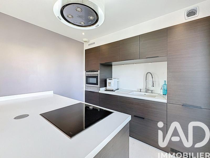 Maison - 260 m² - 8 pièces