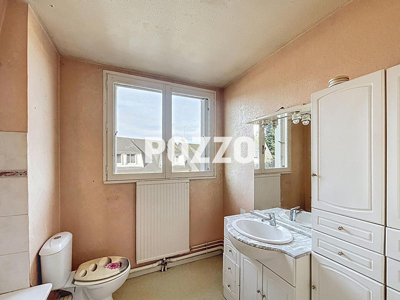 Maison - 95 m² - 5 pièces
