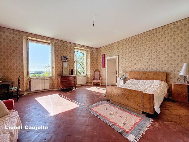 Propriété - 295 m² - 8 pièces