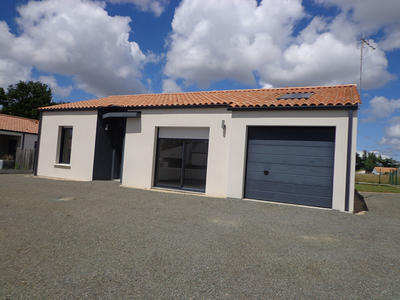 Maison - 85 m² - 4 pièces