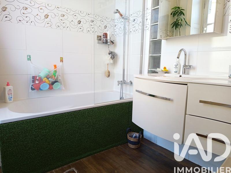 Maison - 201 m² - 7 pièces