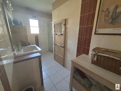 Maison traditionnelle - 160 m² - 7 pièces