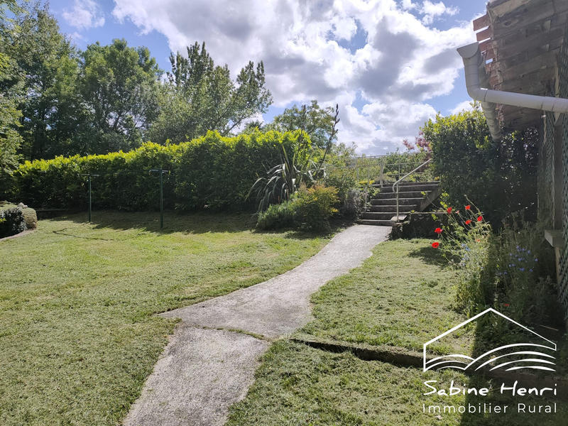 Maison - 750 m² - 22 pièces