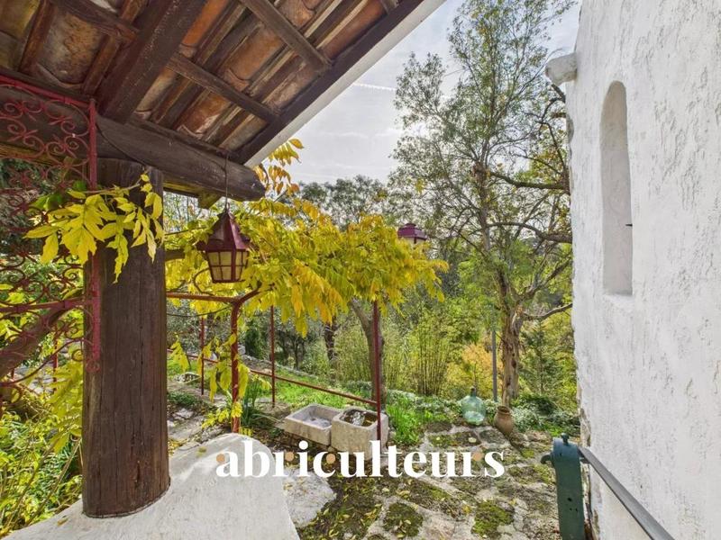 Propriété - 223 m² - 7 pièces