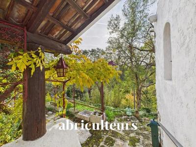 Propriété - 223 m² - 7 pièces