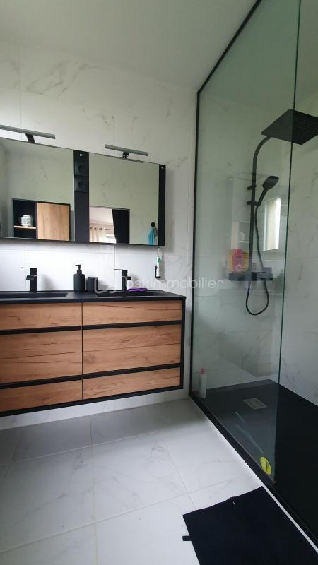 Maison - 139 m² - 7 pièces