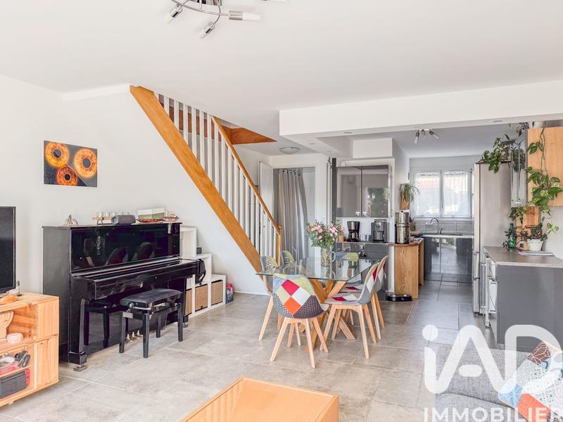 Maison - 98 m² - 5 pièces