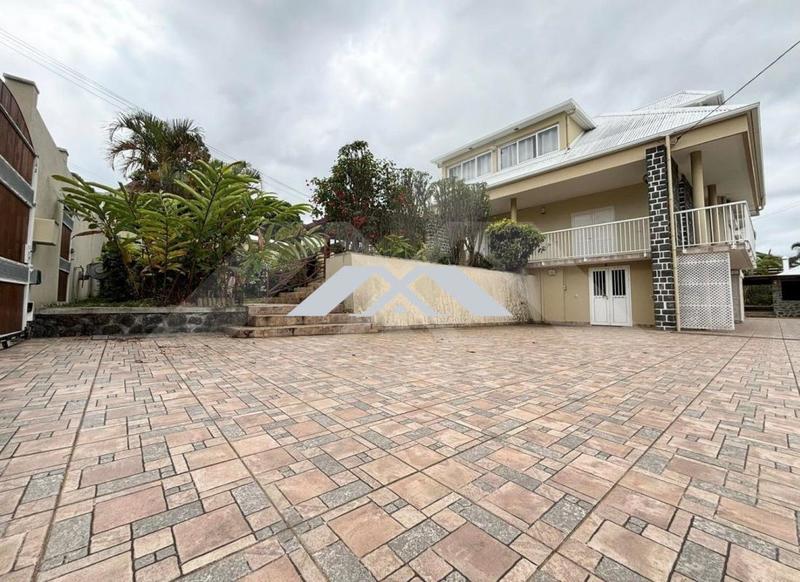 Maison - 309 m² - 6 pièces