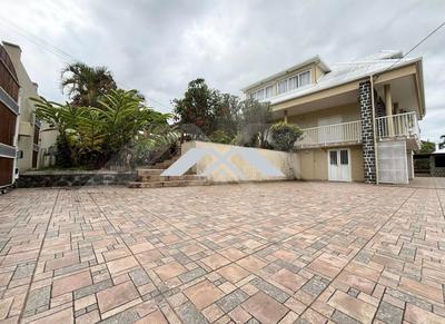 Maison - 309 m² - 6 pièces