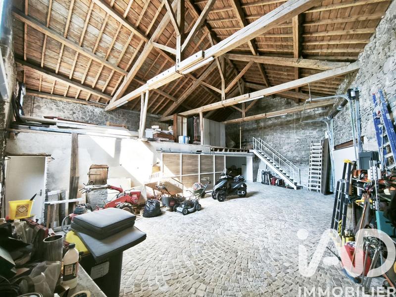 Maison - 300 m² - 10 pièces