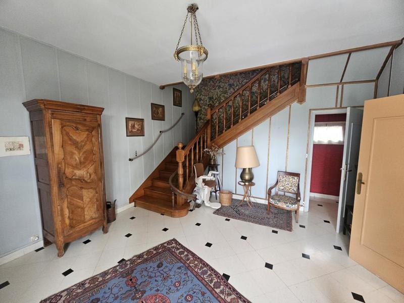 Propriété - 270 m² - 10 pièces