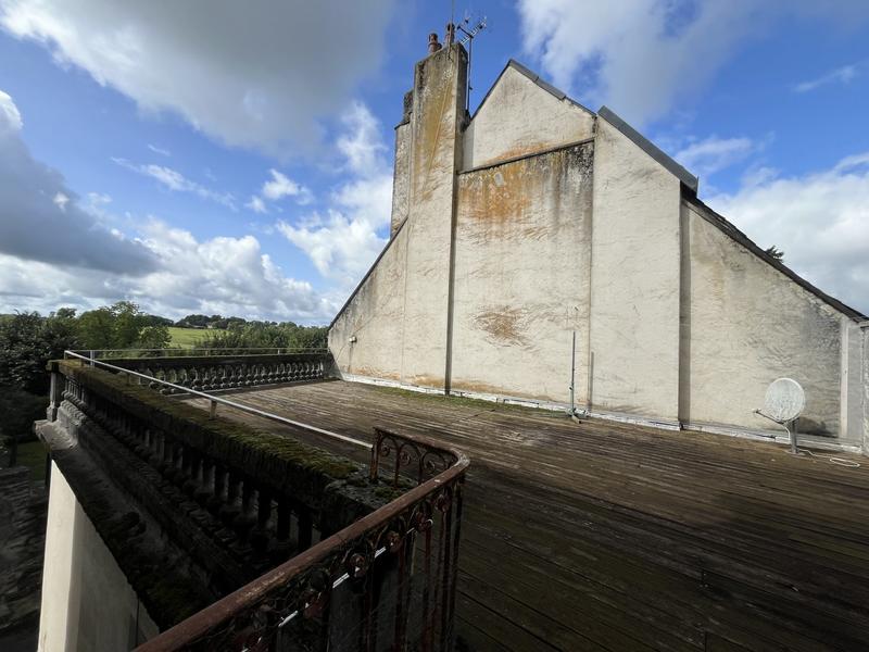 Maison - 300 m² - 15 pièces