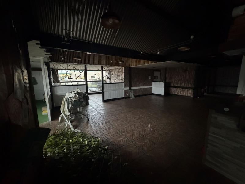 Local commercial - 1 192 m²