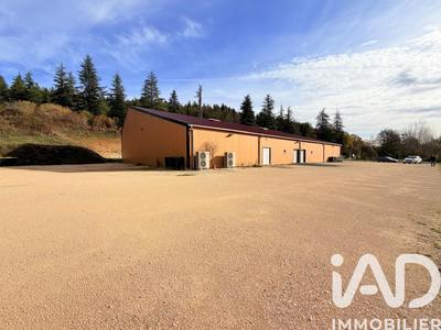 Maison - 1 540 m² - 14 pièces