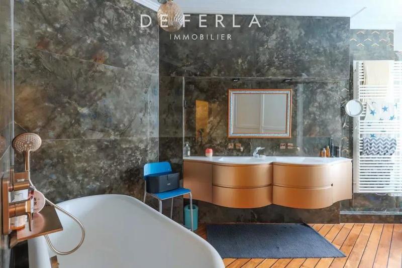 Appartement - 99 m² - 4 pièces