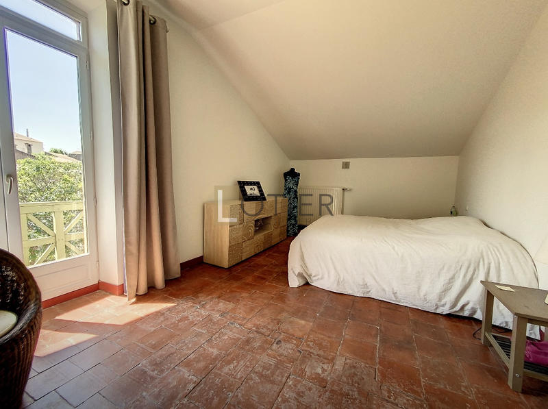 Maison - 207 m² - 8 pièces