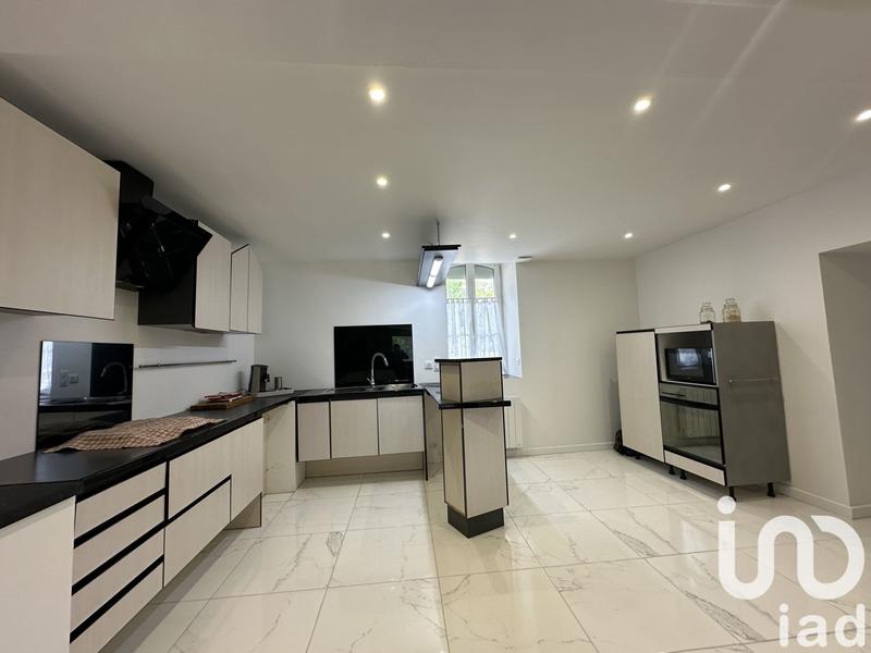 Maison de village - 241 m² - 10 pièces