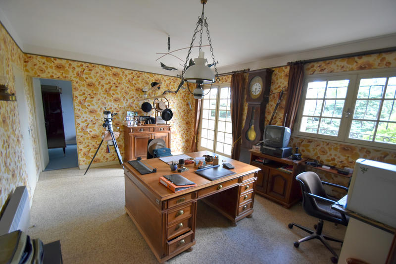 Maison - 290 m² - 9 pièces