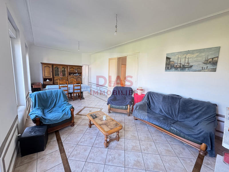 Maison - 245 m² - 1 pièce